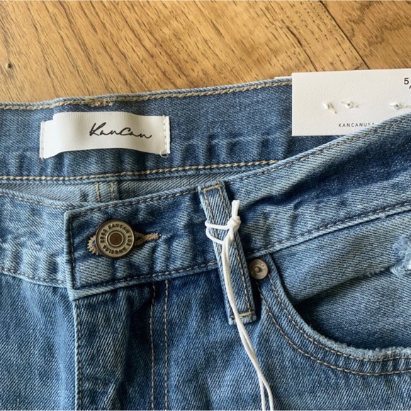Kancan Mid-Rise Boyfriend Medium Wash Distressed Relaxed Fit Jeans Women’s NWT - Picture 7 of 14